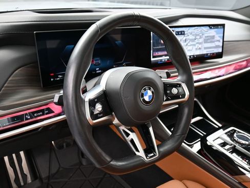 Used 2024 BMW 740i xDrive w/ Premium Package image 18