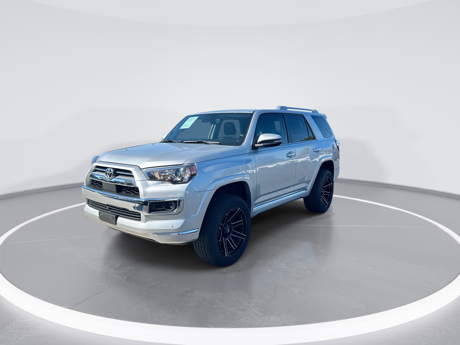 Used 2023 Toyota 4Runner Limited AWD/4WD image 5