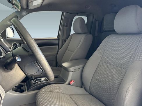 Used 2011 Toyota Tacoma 2WD Access Cab image 5