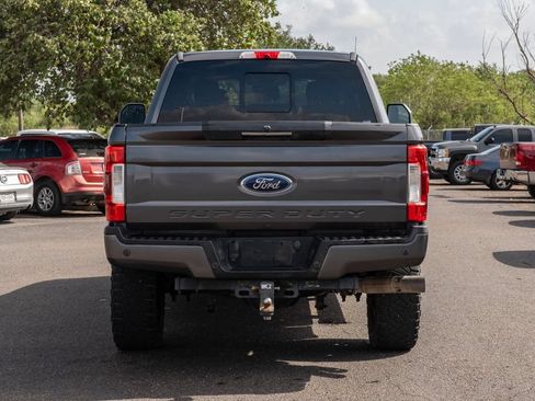Used 2019 Ford F250 Lariat w/ Lariat Ultimate Package AWD/4WD image 4