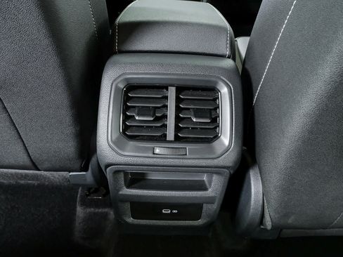Certified 2024 Volkswagen Taos SE FWD image 21