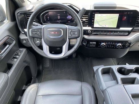 Used 2026 GMC Sierra 1500 SLT AWD/4WD image 9