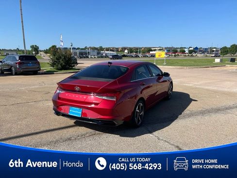 Used 2022 Hyundai Elantra Limited FWD image 5