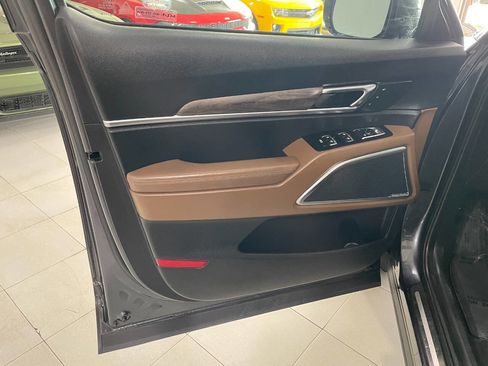 Used 2022 Kia Telluride SX w/ SX Prestige Package image 13