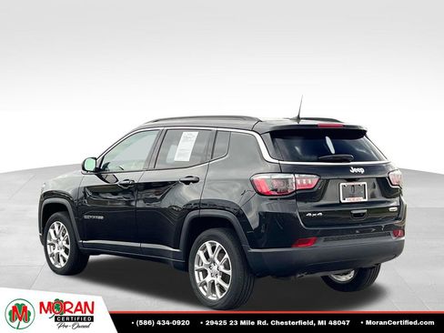 Used 2023 Jeep Compass Latitude AWD/4WD image 4