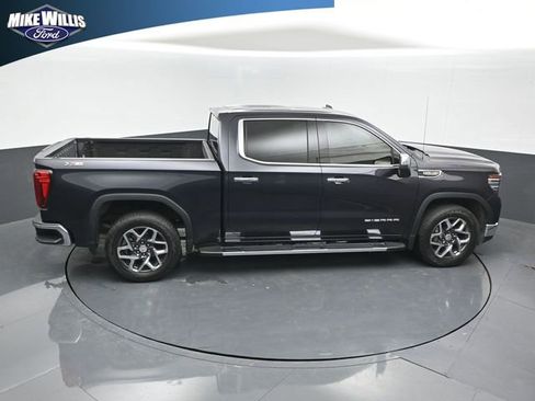 Used 2023 GMC Sierra 1500 SLT w/ SLT Premium Package image 16