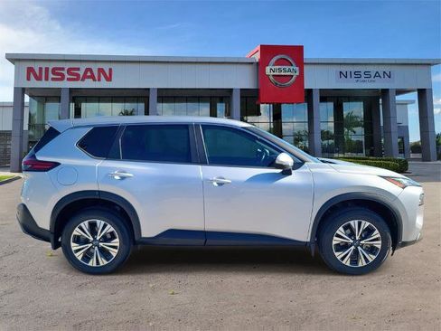 Certified 2023 Nissan Rogue SV image 3