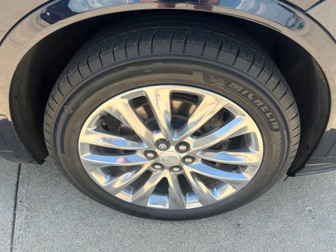 Used 2022 Cadillac XT6 Premium Luxury w/ Technology Package image 12