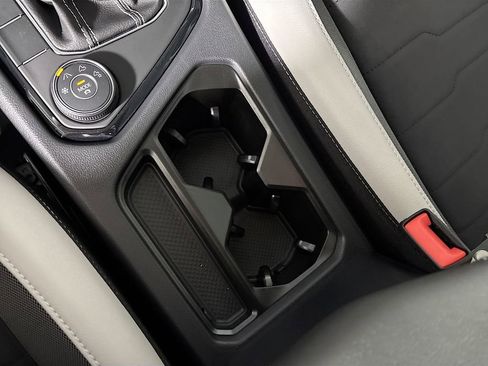 New 2025 Volkswagen Taos SE image 15