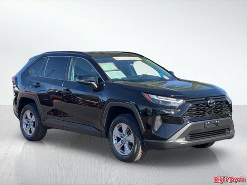 Certified 2025 Toyota RAV4 XLE AWD/4WD image 8