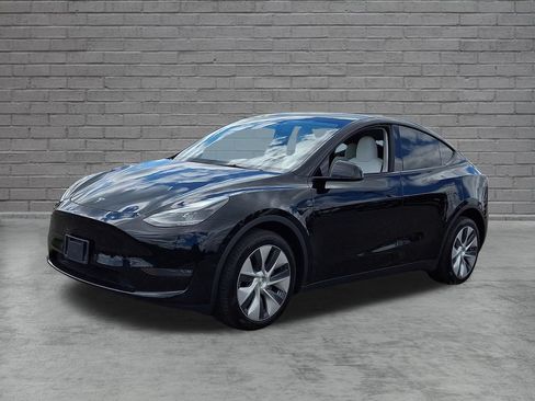 Used 2023 Tesla Model Y Long Range AWD/4WD image 5