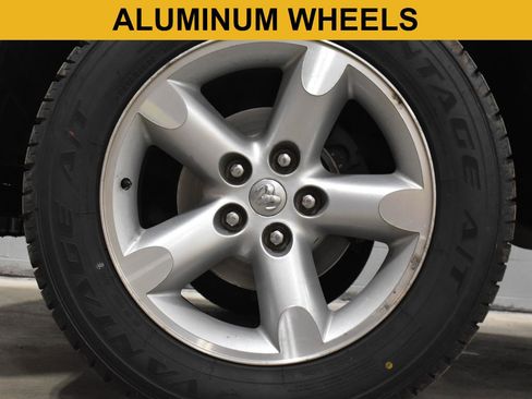 Used 2021 RAM 1500 Classic SLT AWD/4WD image 4