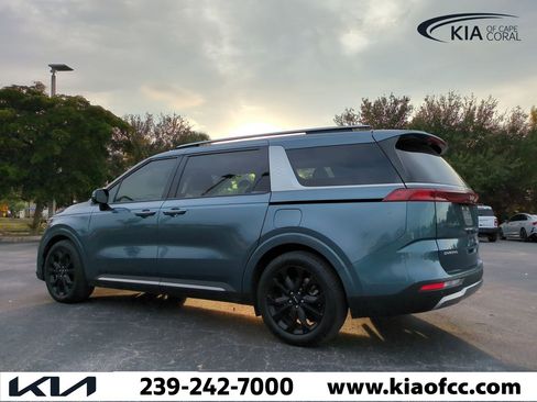 Certified 2023 Kia Carnival SX Prestige image 7