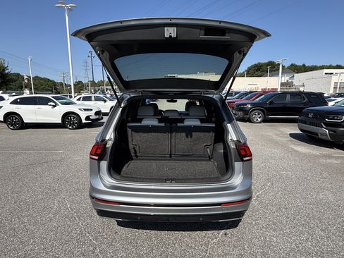 Used 2021 Volkswagen Tiguan SE R-Line FWD image 33