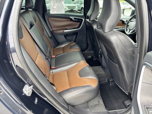 Used 2016 Volvo XC60 T5 Premier w/ Proximity Package image 24