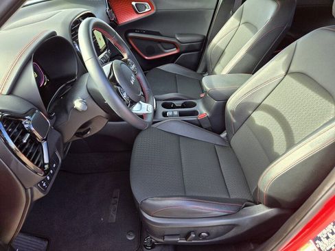 Certified 2025 Kia Soul GT-Line w/ GT-Line Technology Package FWD image 11
