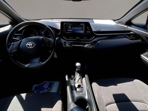 Used 2018 Toyota C-HR XLE FWD image 7