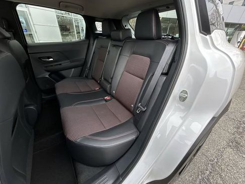 Used 2025 Nissan Kicks SR FWD image 23