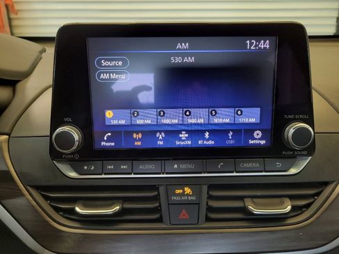 Used 2024 Nissan Altima 2.5 SV image 25