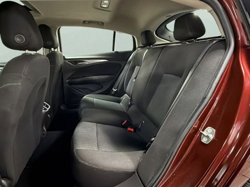 Used 2018 Buick Regal Preferred FWD image 34