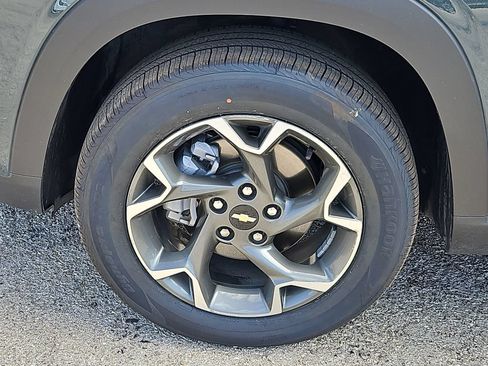 Used 2025 Chevrolet Trax LT w/ LT Convenience Package FWD image 14