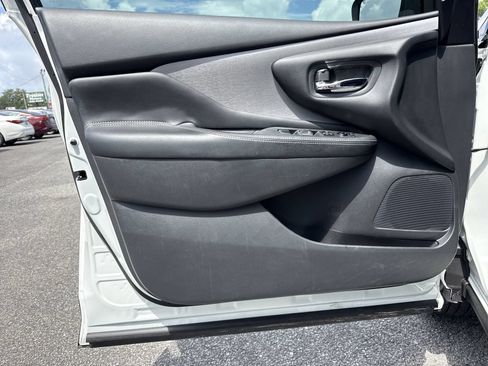 Used 2024 Nissan Murano SV w/ SV Midnight Edition Package FWD image 13
