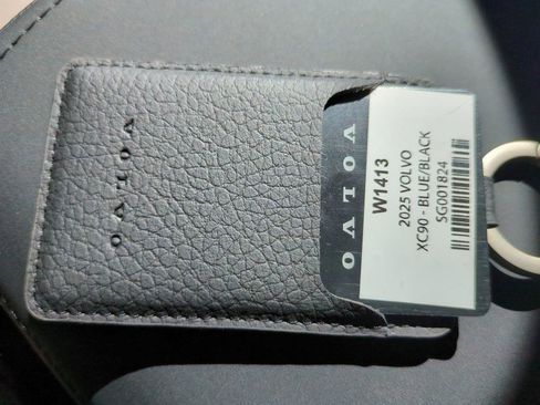 New 2025 Volvo EX90 Ultra image 25