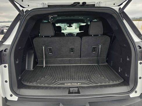 Used 2023 Chevrolet Traverse LT FWD image 15