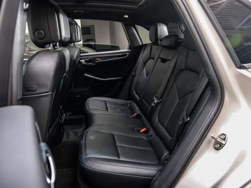 Used 2023 Porsche Macan AWD/4WD image 51