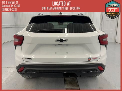 Used 2024 Chevrolet Trax RS w/ Sunroof Package FWD image 5