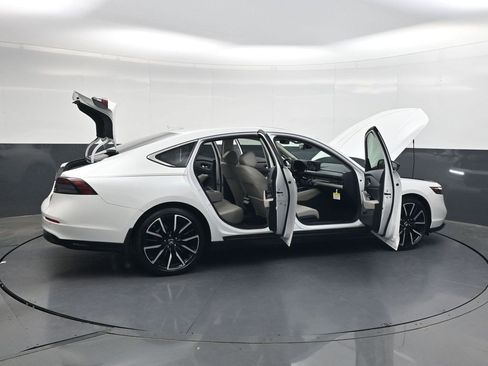 Used 2024 Honda Accord Touring image 35