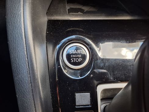 Used 2025 Nissan Versa SV FWD image 35