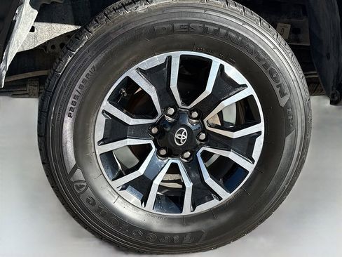 Used 2022 Toyota Tacoma TRD Sport w/ Technology Package image 29