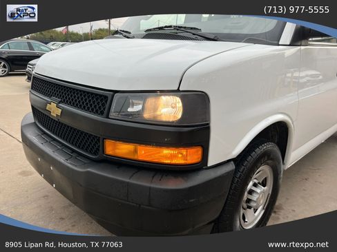 Used 2021 Chevrolet Express 2500 w/ Driver Convenience Package RWD image 14