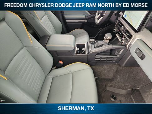 Used 2025 Toyota 4Runner Trailhunter image 11