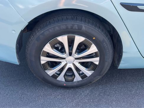 Used 2022 Toyota Prius XLE w/ Advanced Technology Package image 15