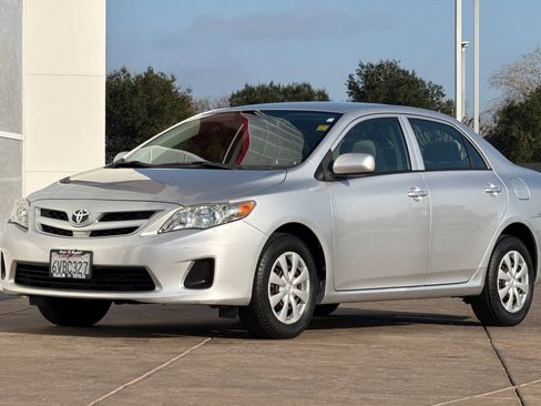 Used 2012 Toyota Corolla image 8