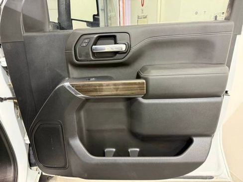 Used 2022 Chevrolet Silverado 2500 LT w/ Convenience Package image 22