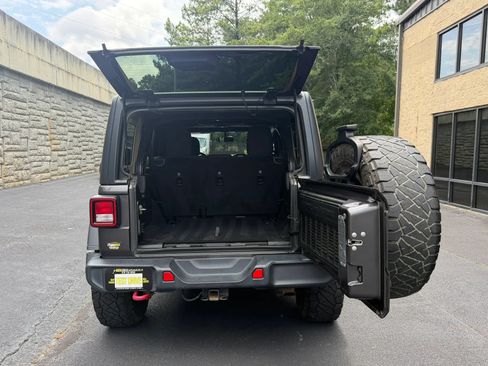 Used 2018 Jeep Wrangler Unlimited Rubicon AWD/4WD image 31