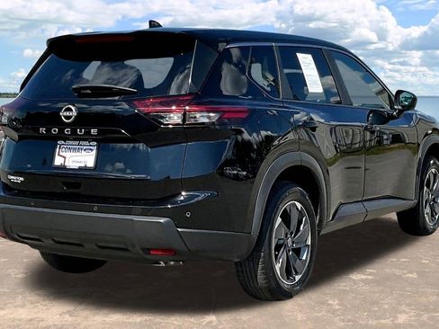 Used 2025 Nissan Rogue SV FWD image 8