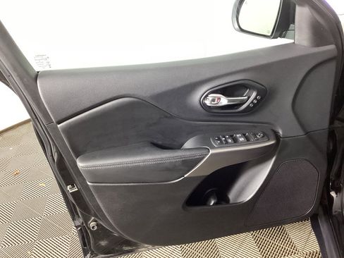 Used 2022 Jeep Cherokee Limited w/ Elite Package image 15