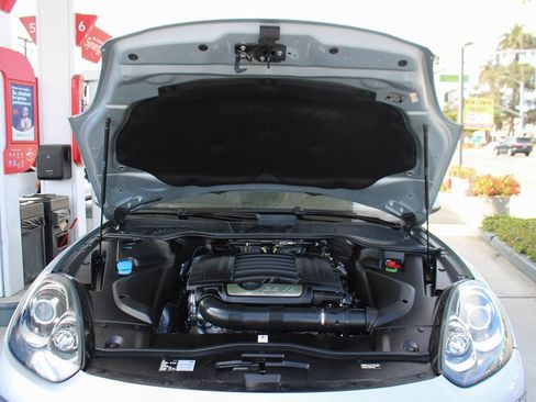 Used 2016 Porsche Cayenne AWD/4WD image 47