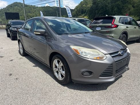 Used 2013 Ford Focus SE FWD image 3