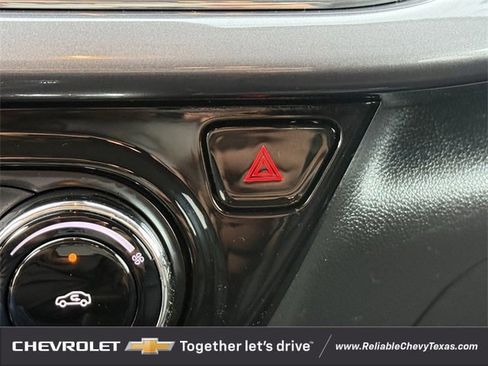 Certified 2025 Chevrolet Trax ACTIV image 25
