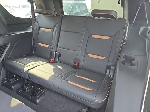 Used 2024 GMC Yukon AT4 w/ Technology Package AWD/4WD image 21