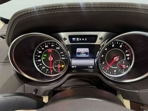Used 2018 Mercedes-Benz SL 550 image 39