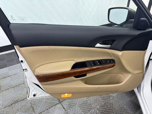 Used 2011 Honda Accord EX-L image 11