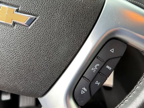 Used 2016 Chevrolet Traverse LT w/ Style and Technology Package FWD image 19