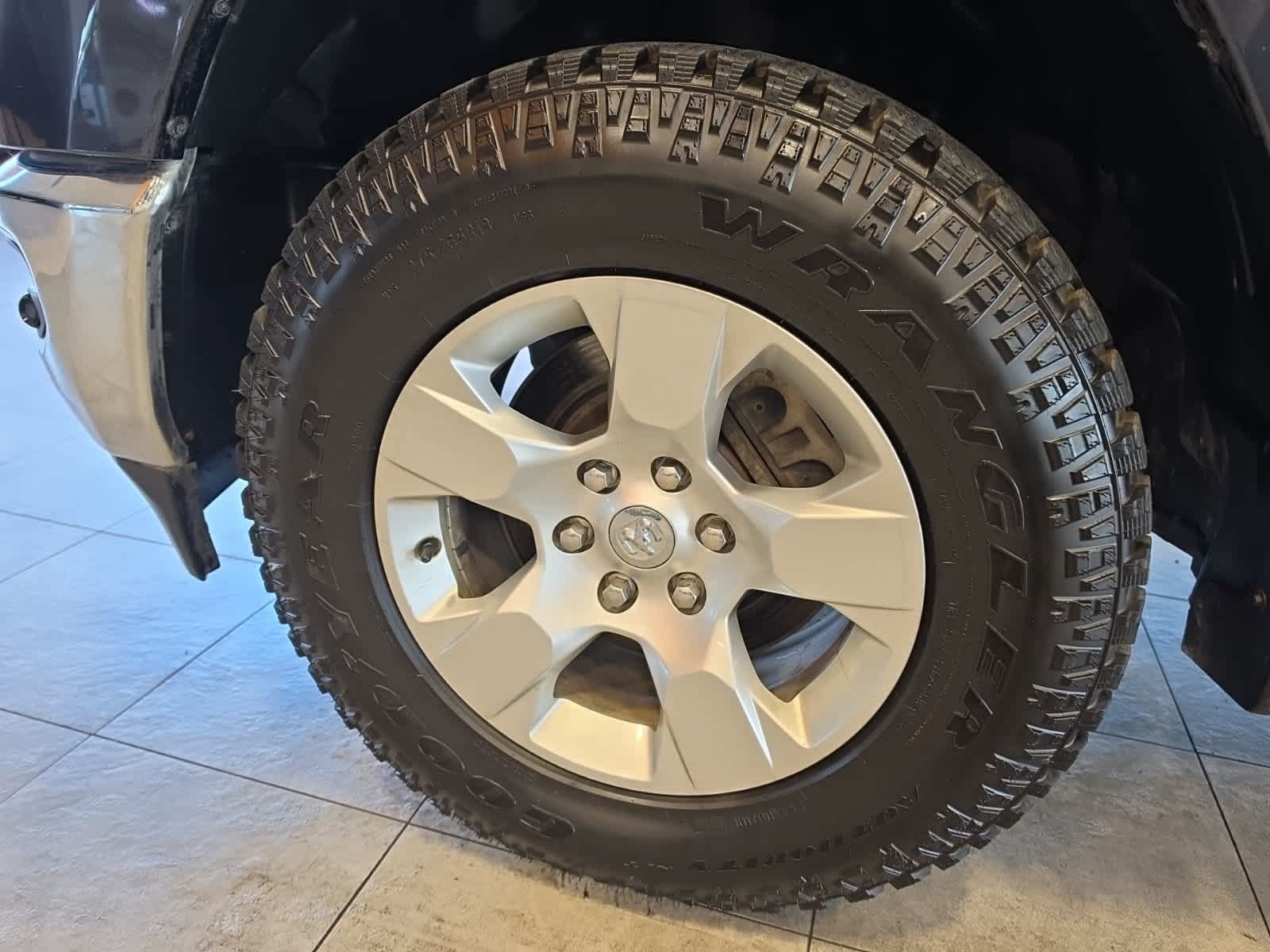 Used 2020 RAM 1500 Big Horn AWD/4WD image 14
