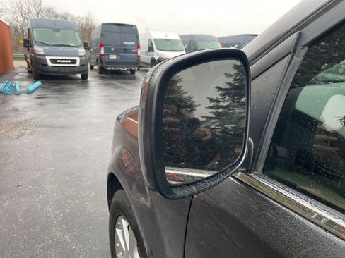 Used 2016 Chrysler Town & Country Touring w/ Driver Convenience Group image 15